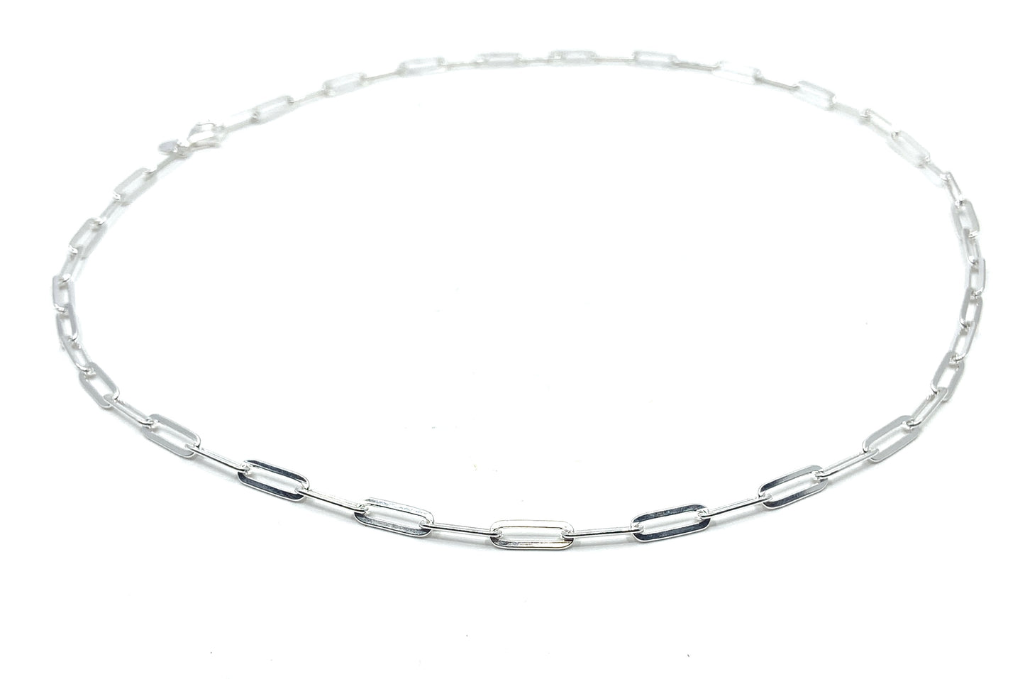 Entire length of Sterling Silver Paperclip Chain shown