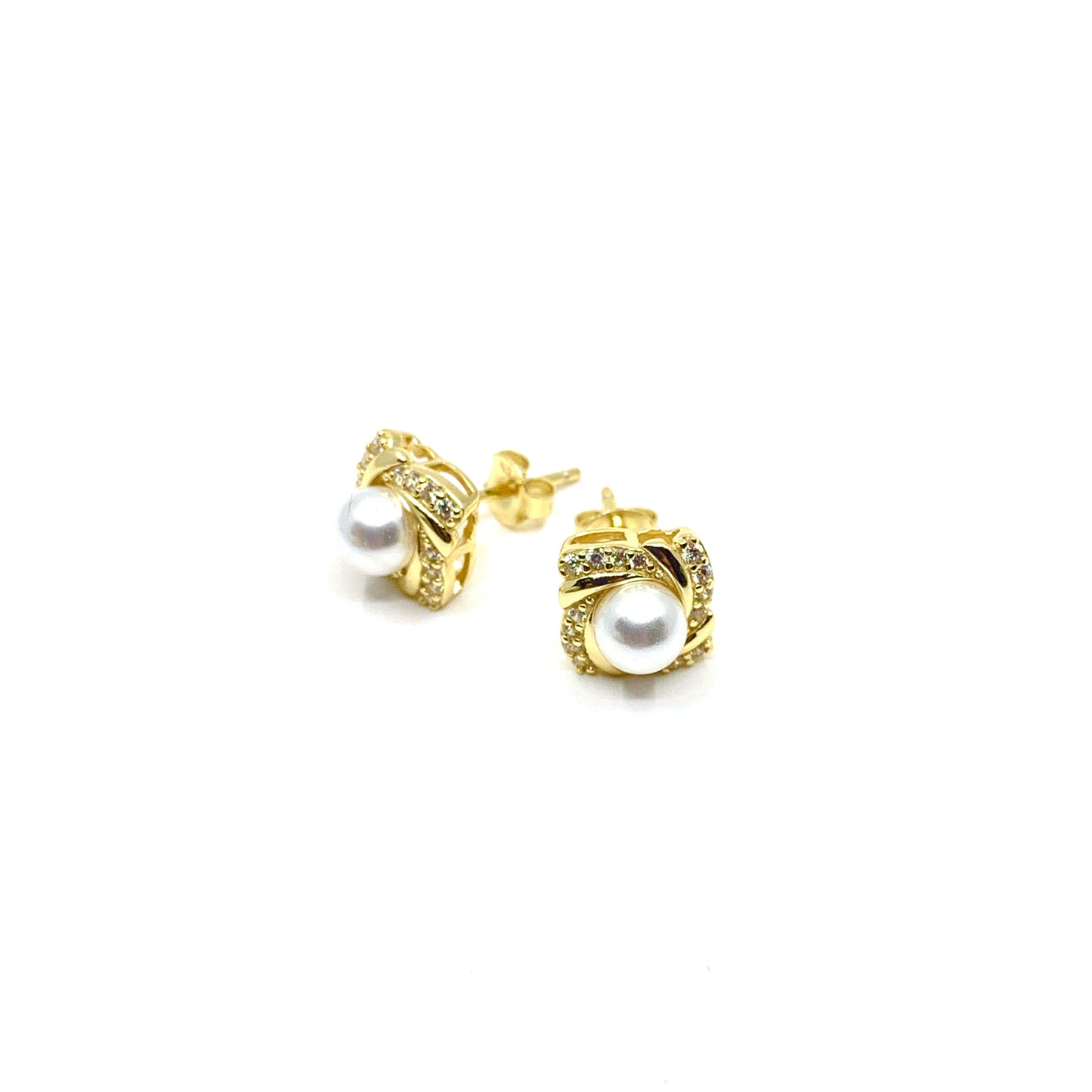 Dainty pearl stud earrings for women